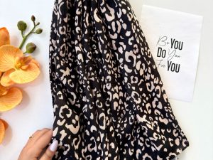 شال سیا اسکارف 4 فصل پلنگی کد17 پلنگی سفید مشکی