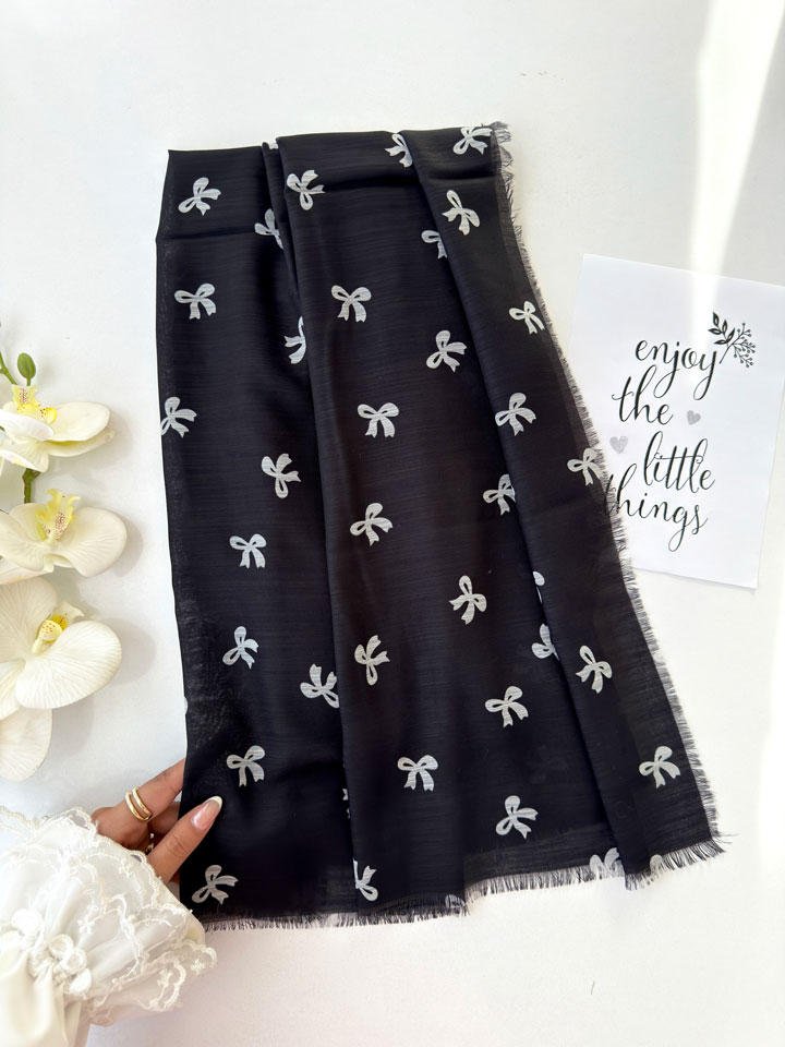 شال سوپر نخ لینن بلونا دور ریشه سوزنی مشکی سفید کد 22 طرح پاپیونی