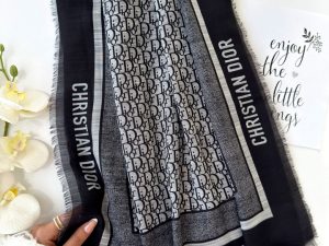 شال سوپر نخ لینن دیور دور ریشه سوزنی مشکی سفید کد 23