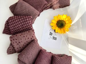 شال پلیسه برشکا دور دوخت شرابی کد 25