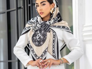 روسری ابریشم تویل(کجراه) شنل دور دوخت کرم مشکی کد 3